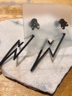 Black Lightning Bolt & Skull Stud Earrings set